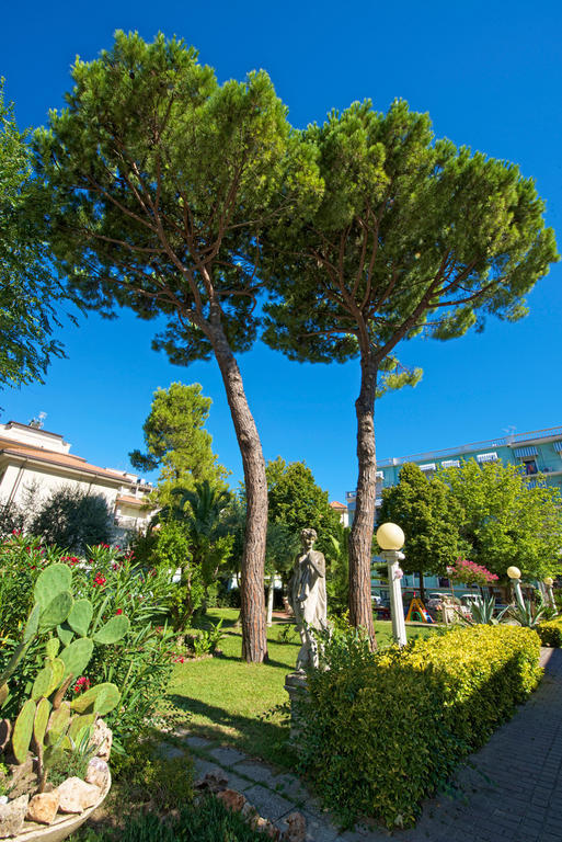 Hotel Garden Cattolica Exteriér fotografie