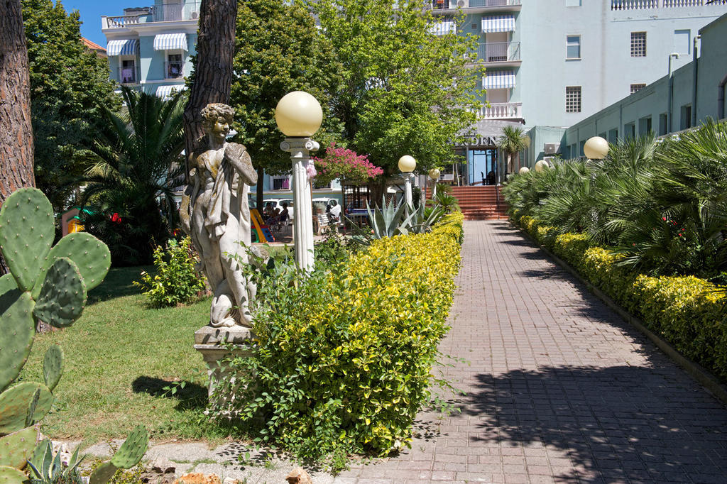 Hotel Garden Cattolica Exteriér fotografie
